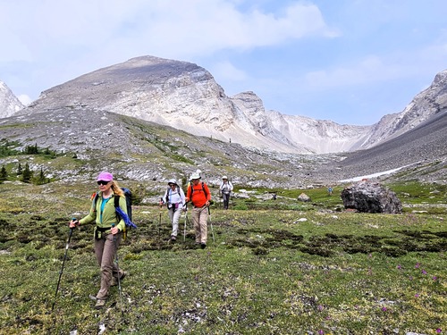 Phyllis and the gang leaving the northeast cirque