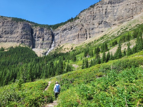 Approaching the Lineham Falls