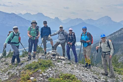Alda, Jane, Jeannine, Dave, Cordula, Kris and Clifton on Bluemat Hill