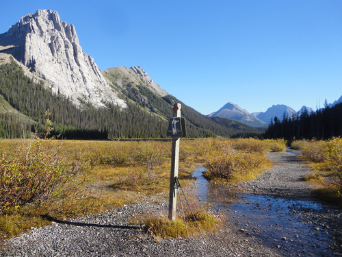 Gravel Flats on approach to Burstall Pass