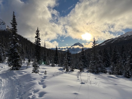 The sun + view of Temple made for a nice ski out (Jenny)