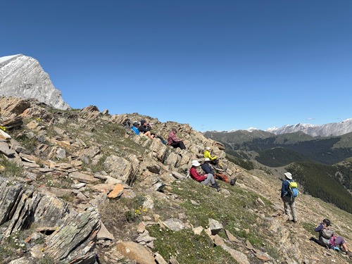 Lunch along the ridge