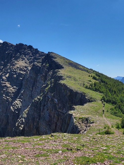 4 ramblers headed for lineham peak