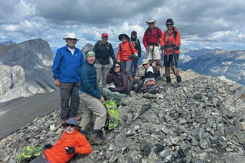 Gary 2, Carl, Ulli, Gary 3, Jenny, Alda, Cordula, Clifton, Gary 1 and Susan on Rimwall summit 
