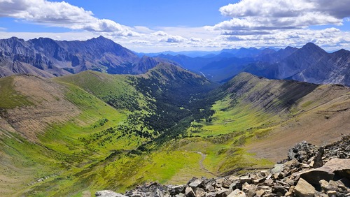 Highwood Ridge, Paradise Valley and Grizzly Ridge from our lunch spot 