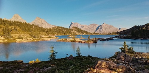 Limestone Lakes, BC: Major Eastern Lake. Italian Group eg Mt Abruzzi, Mt Swiderski behind. 