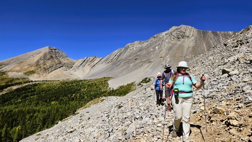 Hiking the upper bench clockwise after coming down from Little Arethusa