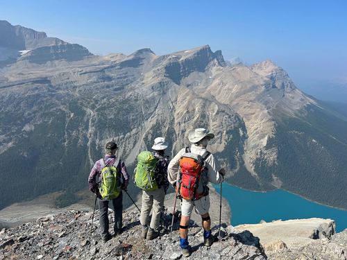 Looking down at the outbound trail from the furthest north viewpoint