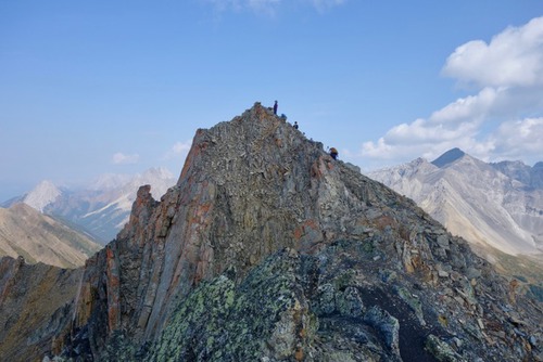 Anonymous ramblers on Grizzly ridge summit 