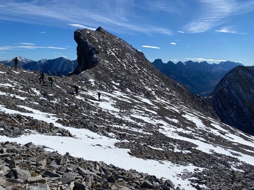 Arriving at an intermediate ridge crest