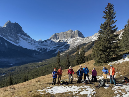 Ramblers finish lunch on the summit of Wind Ridge
