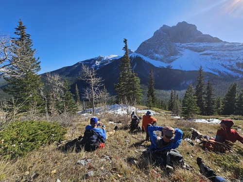 Ramblers relax in Wind Valley