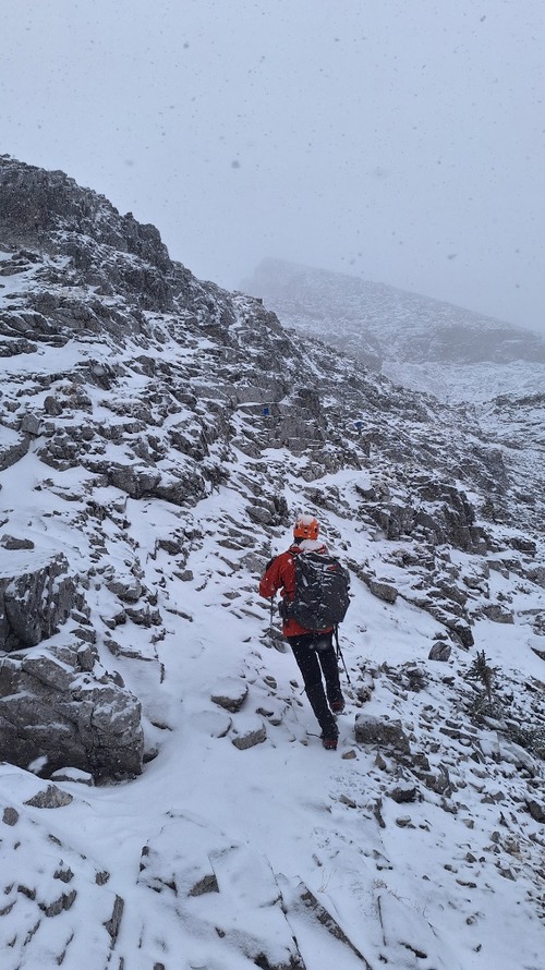 Recent snow on the backside....both on Yamnuska's and Alda's ;)