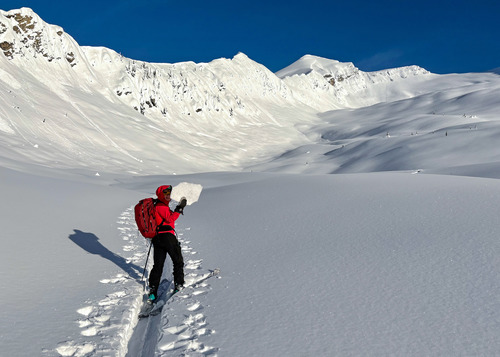 Jo holding the crust which aint pretty 