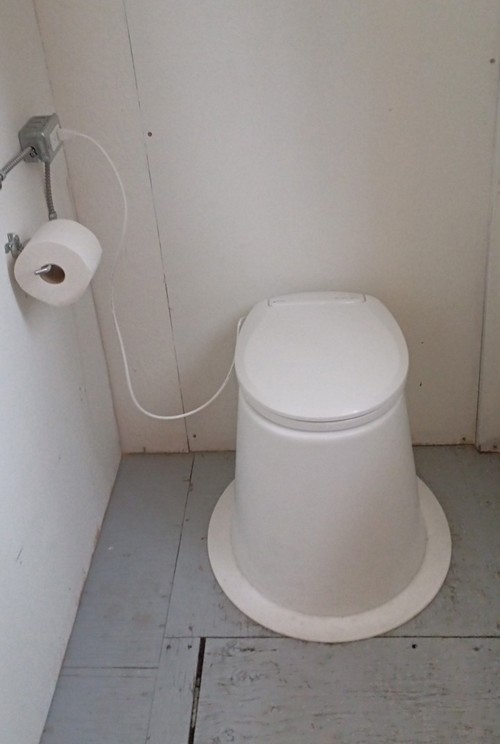 Kokanee Glacier Hut outhouse with electic heated seat (new 2025/2026). Heat is adjustable. 