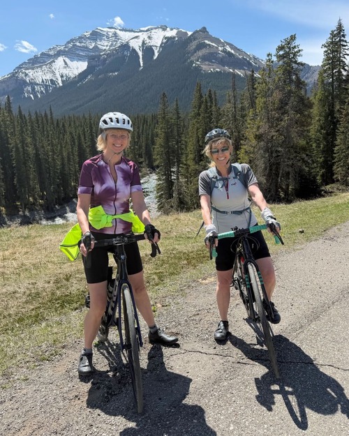 Mechtild and Cathy on hwy 546 (Sunga-la-she in the bkg)