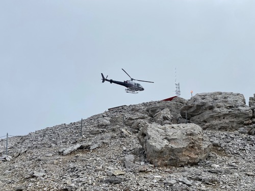 Helicopter leaving the lookout