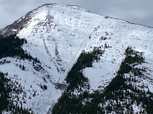 Morning avalanche on Midnight Peak