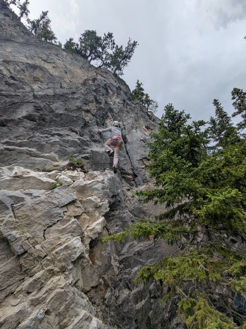 Leedo's Shuffle (5.7), Baldy Central crag