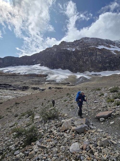 Blue skies, cold winds and stunning views on the Iceline trail