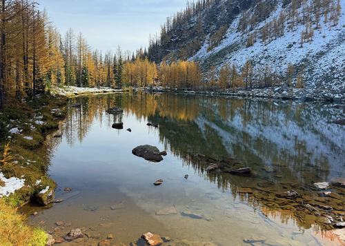 Lower tarn above Taylor Lake