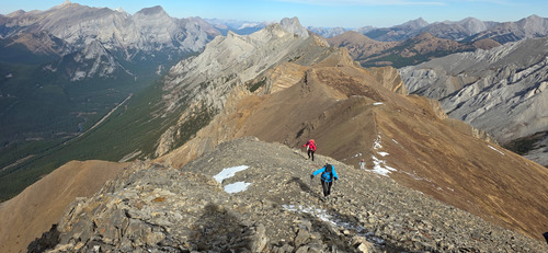 Looking north and the final ascent to the highpoint