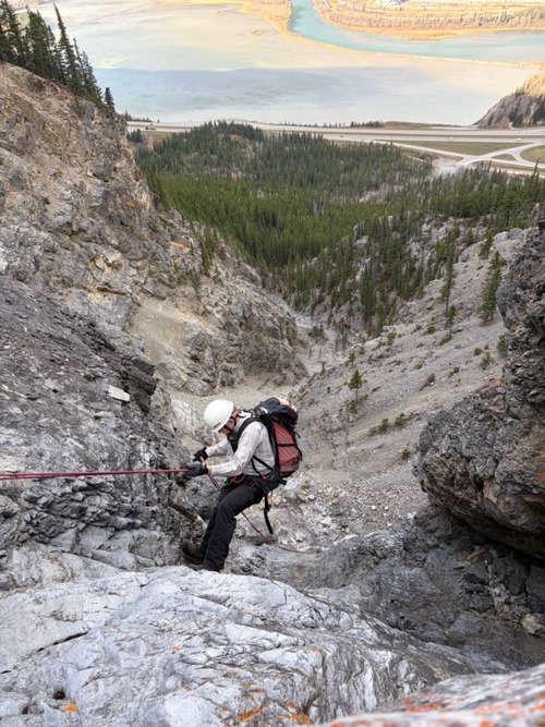 This rappel had a mid-station half way down.