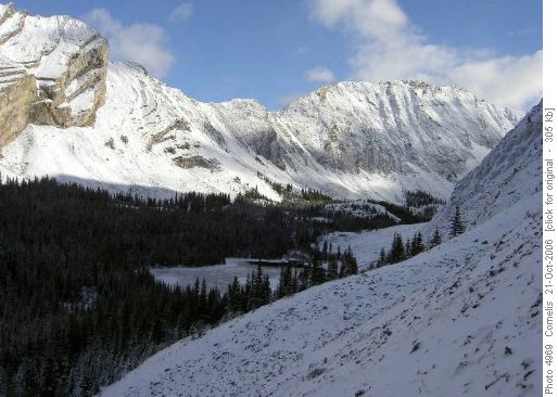 Picklejar Lakes while descending the WSW Col to the East
