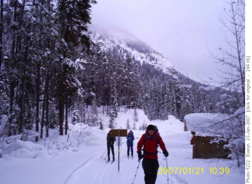 Trailhead at Natural Bridge, Emerald Lake