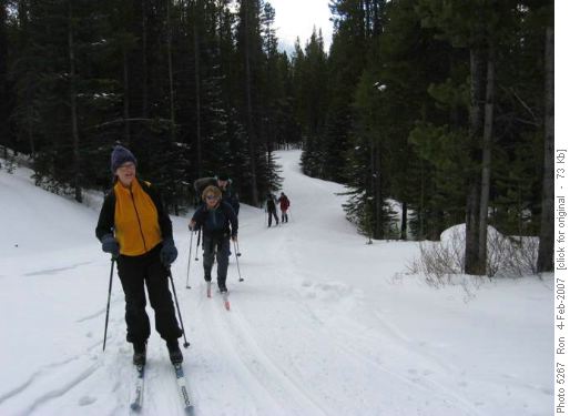 {1044 Rhoda Tre} & {206 Barb Mitchell} on Moraine Trail