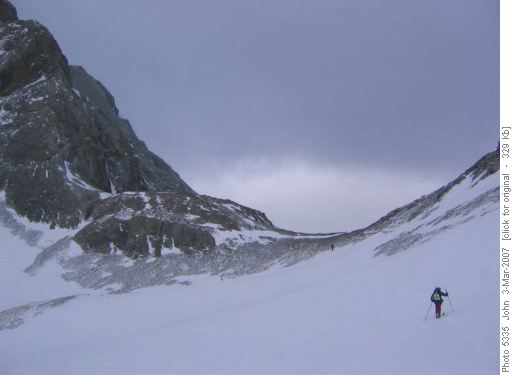 Heading east to Smuts pass