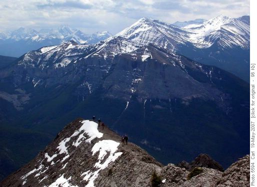 Ascent of final ridge to Gap Peak (Pigeon, Colembolla and Allan in the background)