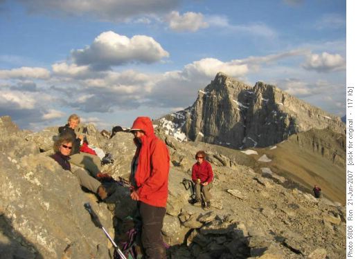 Chilly summit of Ha Ling at 8:30 pm