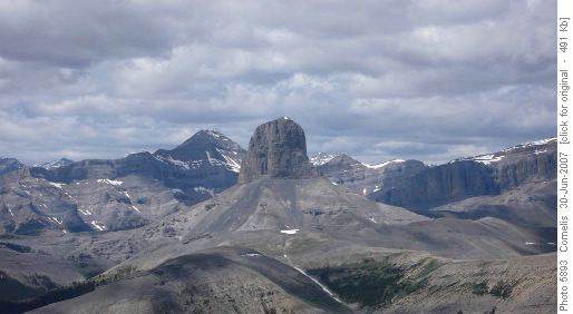 Devil's Head (2,670m) seen from Black Rock Mnt Summit