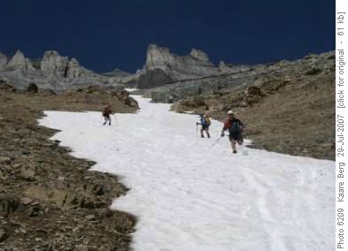 Bootskiing down from Eiffel Peak
