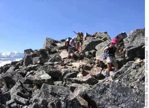 Thru summit boulders on Mt. Fairview