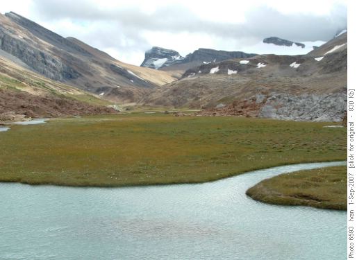 Cataract Pass/centre of skyline/