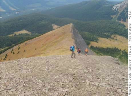 Alternate descent route from the col