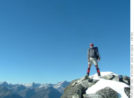 Vimy Peak/2379 m/.