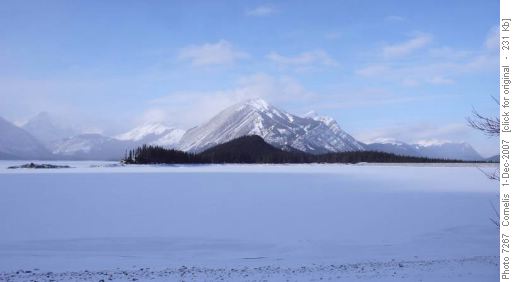 Upper Kananaskis Lake (1,725m) & Mt Indefatigable (2,670m)