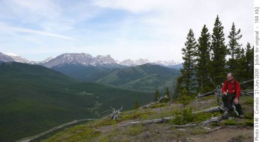 Ron taking in the view from Hells Ridge Summit: Mt Armstrong (2,804m) Ron taking in the view from Hells Ridge Summit: Mt Armstrong (2,804m)