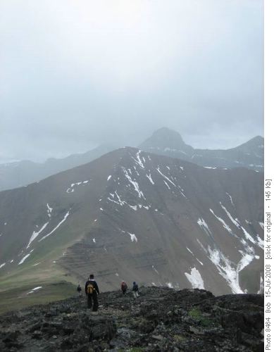 Descending to the col between Mounts Collembola and Allan