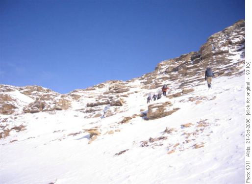 Hiking up to the ridge behind Helen Lake