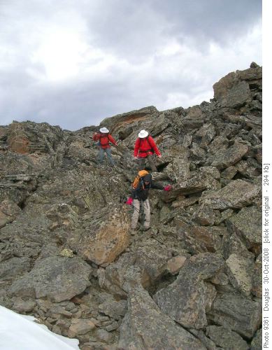 An OT-5 section descending the long ridge