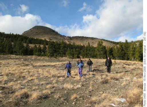 Heading back along the ridge to the east