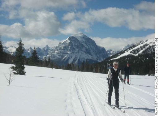 {152 Ros Cad} on the way to Skoki, Mount Temple as a background